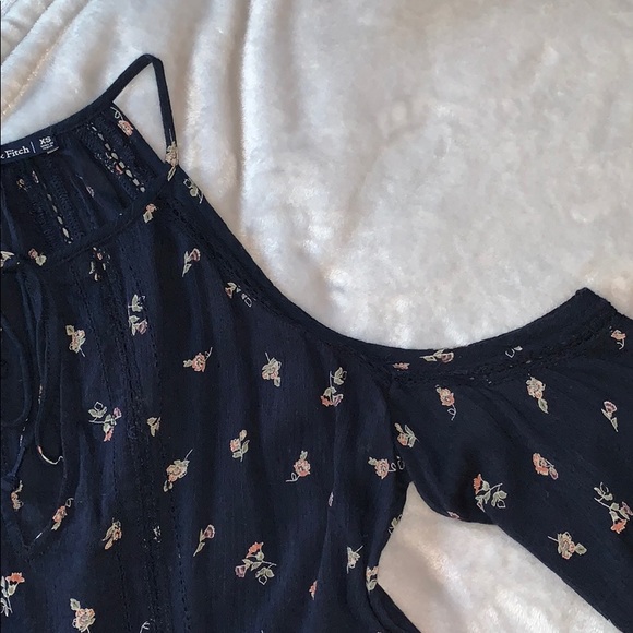 Abercrombie & Fitch Blouse - Picture 3 of 6